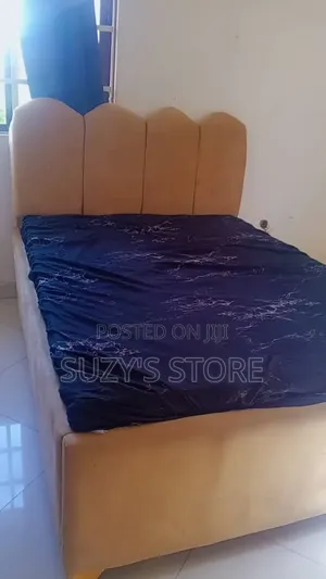 Bedframe Gold in Color