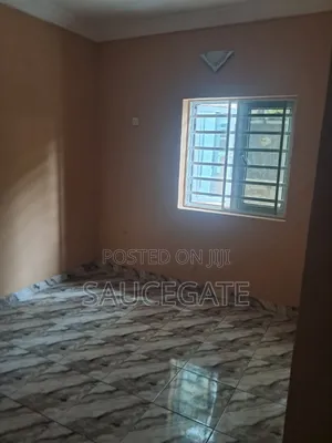Mini Flat in Unipetrol Axis for rent