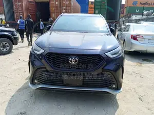 Toyota Highlander XSE 2021 Blue