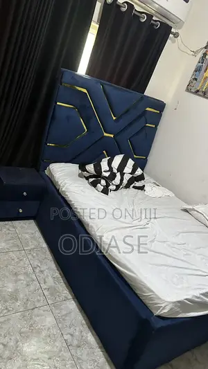 4/6 Bed Frame With Side Shelve