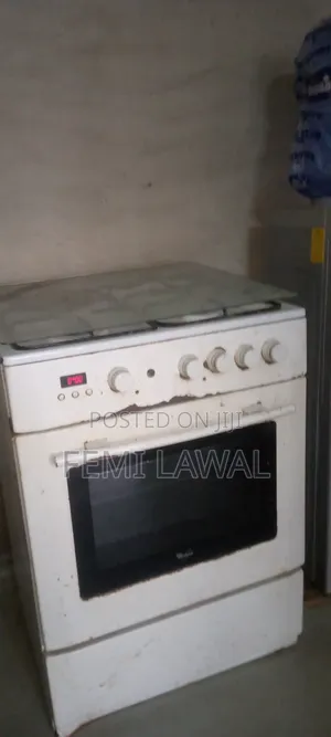 Gas Cooker One Hot Plate And Three Burner