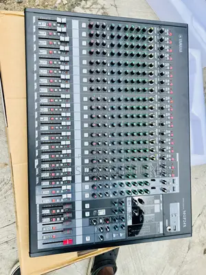 Yamaha Mgp24x Professional Analog Audio Mixer