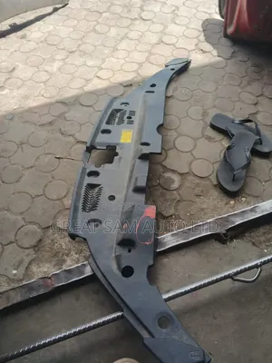 Toyota Venza 2013 Model Radiator Plastic