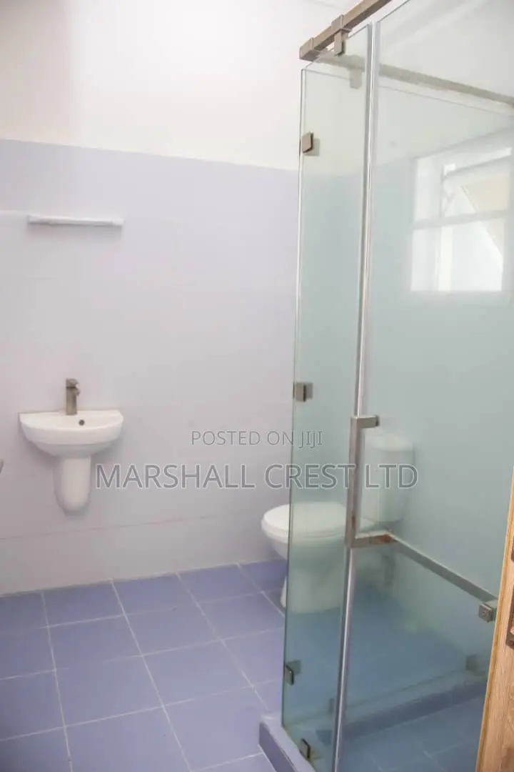 2bdrm Duplex in Lekki Phase 2 for rent