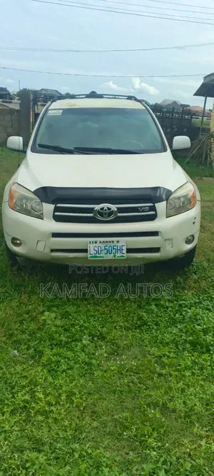 Toyota RAV4 2008 White
