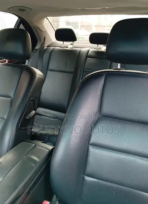 Mercedes-Benz C300 Luxury 4Matic Sedan AWD (3.0L 6cyl 7A) 2011 Black