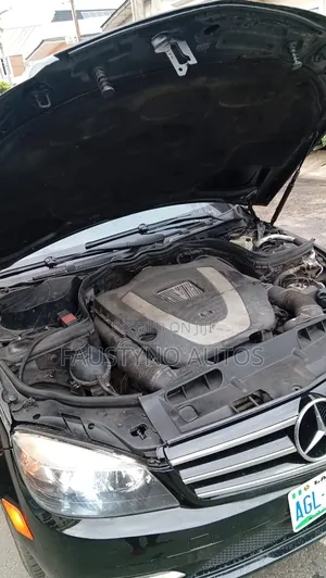 Mercedes-Benz C300 Luxury 4Matic Sedan AWD (3.0L 6cyl 7A) 2011 Black