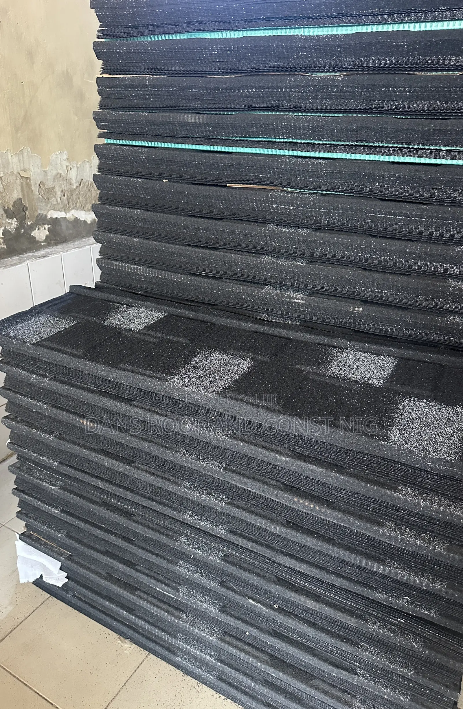 Shingle Black With White Patch Korea Product