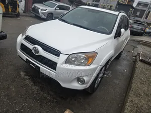 Toyota RAV4 Limited 2011 White