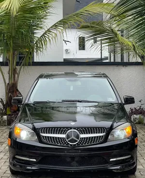 Mercedes-Benz C300 2011 Black