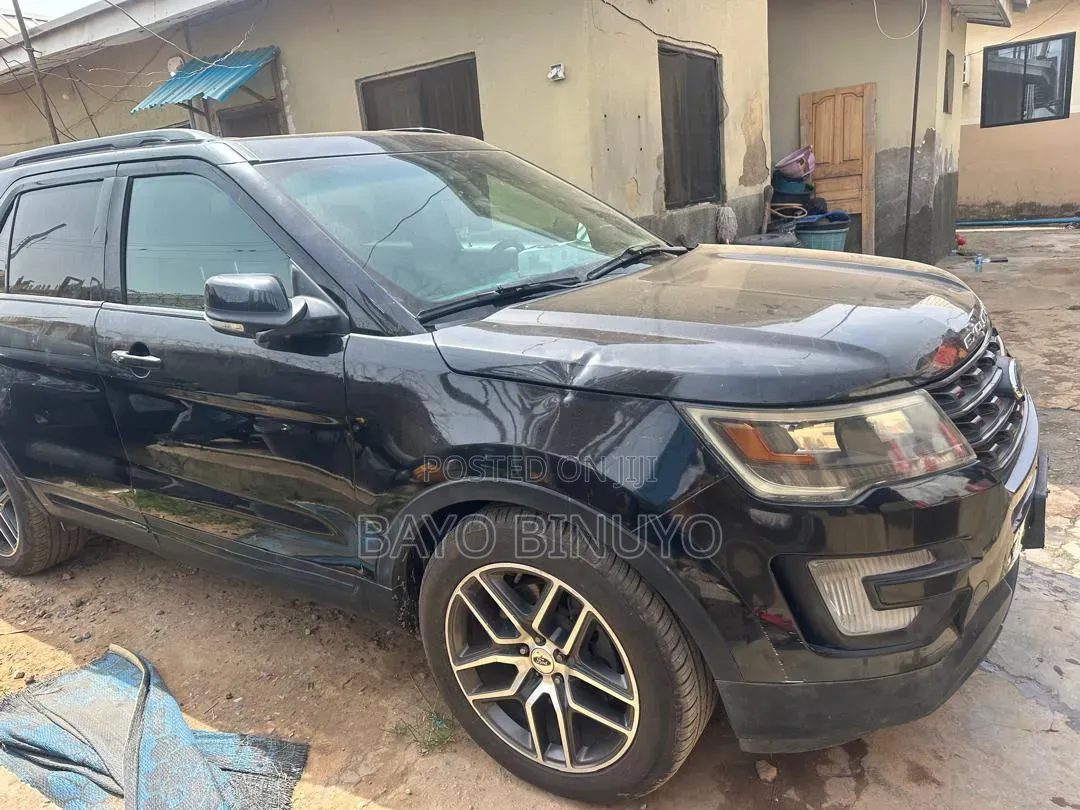Ford Explorer 2016 Black