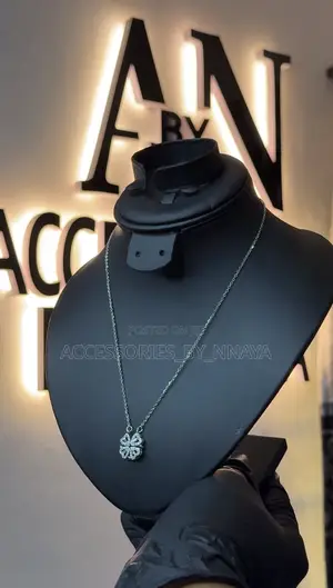 Silver 4-Leaf Clover Pendant Necklace