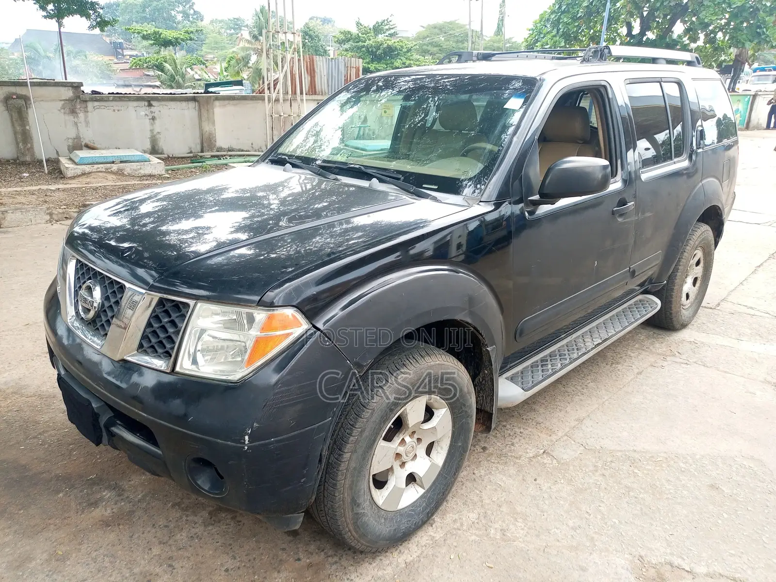 Nissan Pathfinder 2005 Black