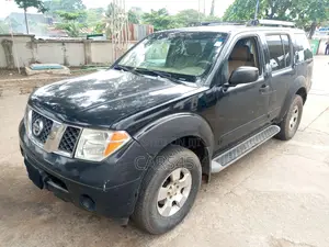 Nissan Pathfinder 2005 Black