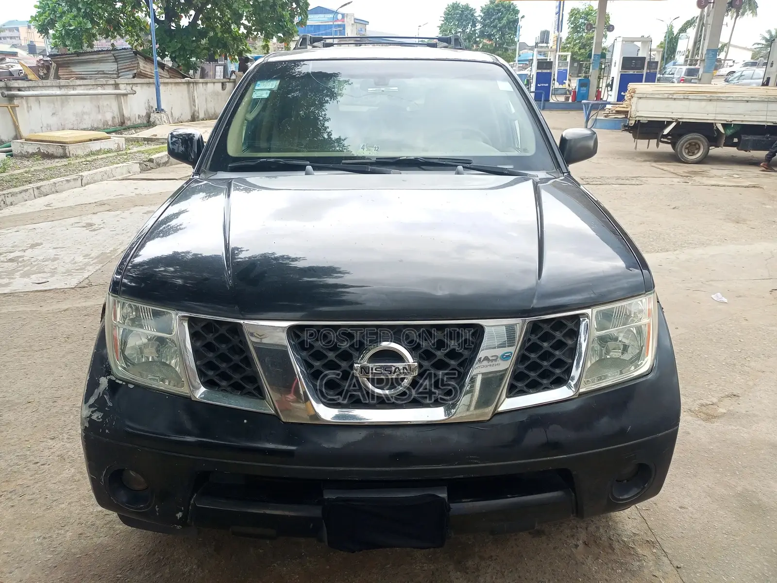 Nissan Pathfinder 2005 Black