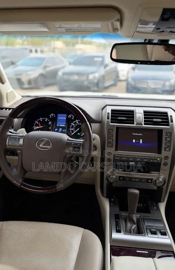 Lexus GX 460 Base 2018 White