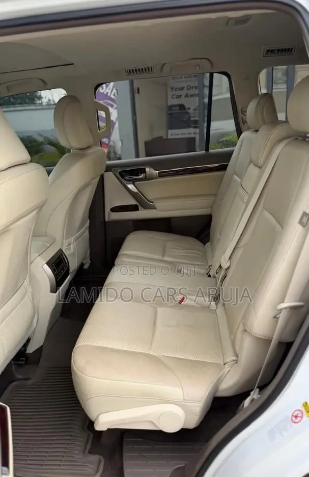 Lexus GX 460 Base 2018 White