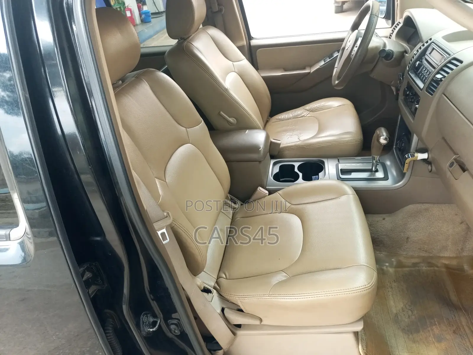 Nissan Pathfinder 2005 Black