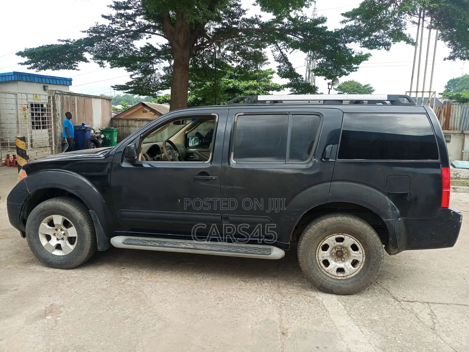 Nissan Pathfinder 2005 Black