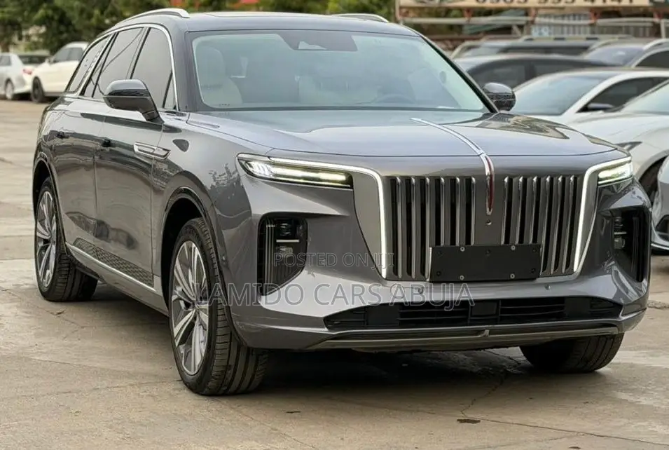 Hongqi E-HS9 Comfort 2025