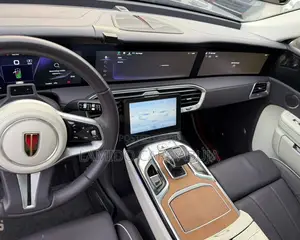 Hongqi E-HS9 Comfort 2025