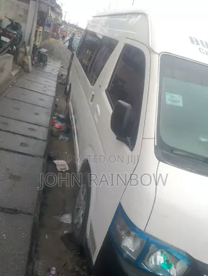 Toyota HiAce 2012 White
