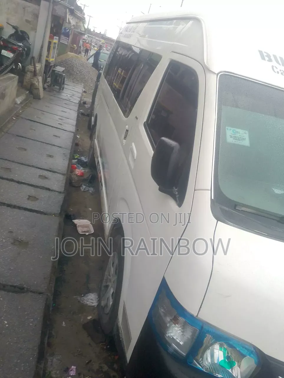 Toyota HiAce 2012 White