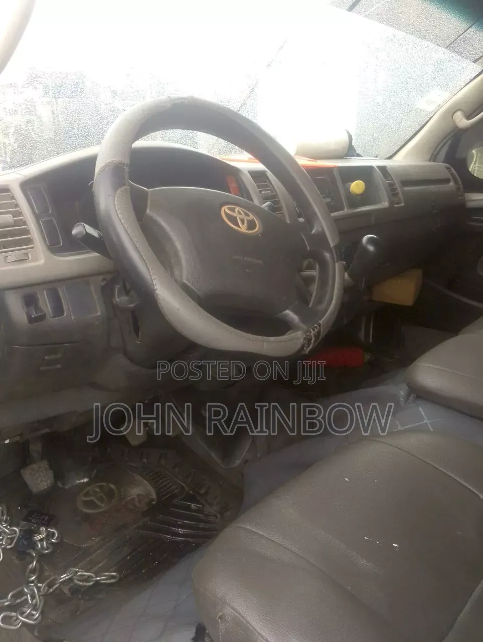 Toyota HiAce 2012 White