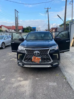 Toyota Fortuner 2020 Black