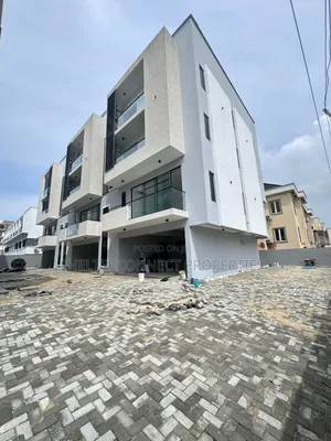 5bdrm Duplex in Lekki Phase 1 for sale