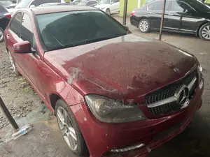 Mercedes-Benz C300 2012 Red