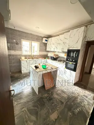 4bdrm Duplex in Idu Industrial for sale