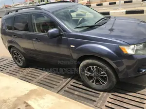 Mitsubishi Outlander 2010 Blue