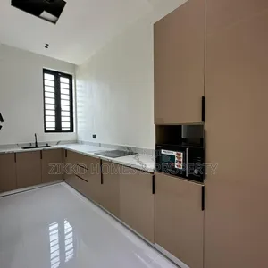 5bdrm Duplex in Lekki Phase 1 for sale