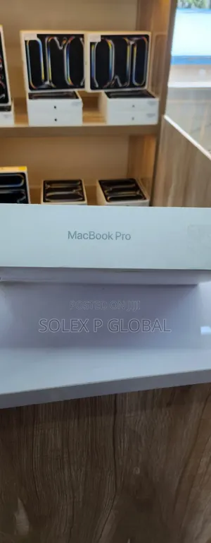New Laptop Apple MacBook Pro 2025 M5 14-inch 16GB SSD 512GB