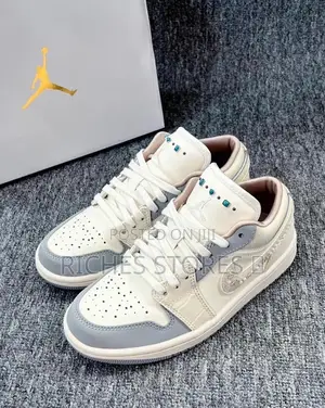 Nike Air Jordan 1 Low Sail Soft Pearl
