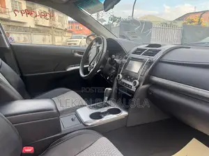Toyota Camry SE 4dr Sedan (2.5L 4cyl 6A) 2014 Silver