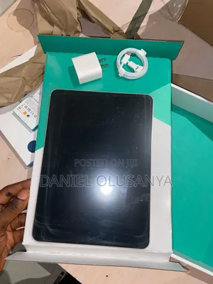 Apple iPad Air (2022) 64 GB Gray