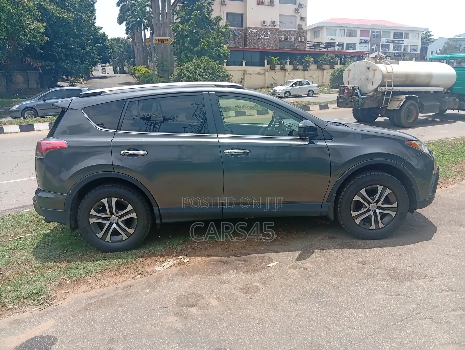 Toyota RAV4 2017 Gray