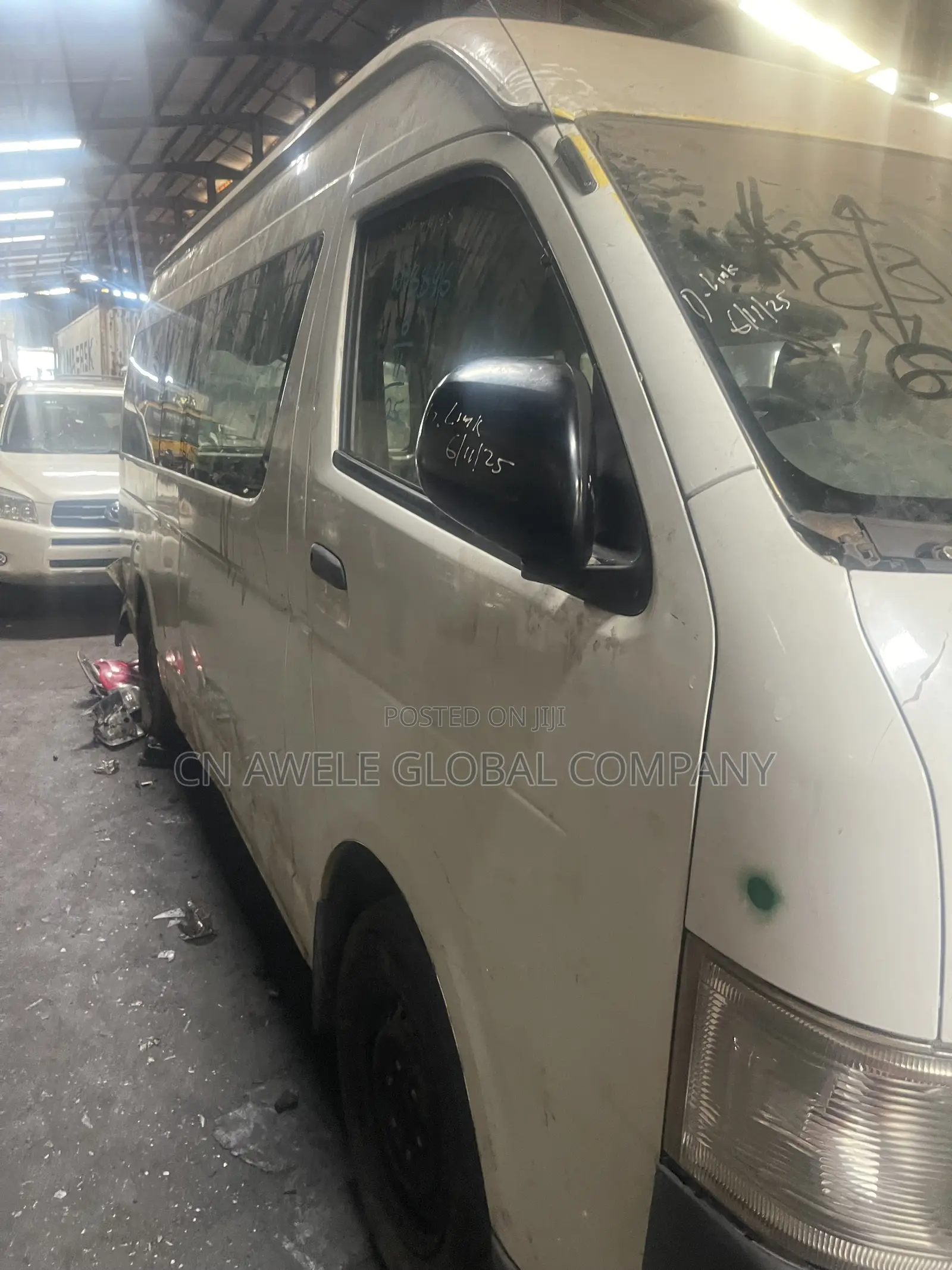 Toyota HiAce 2004 White