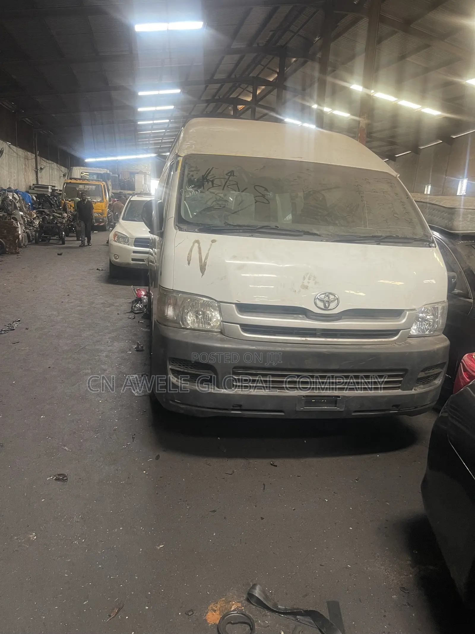 Toyota HiAce 2004 White