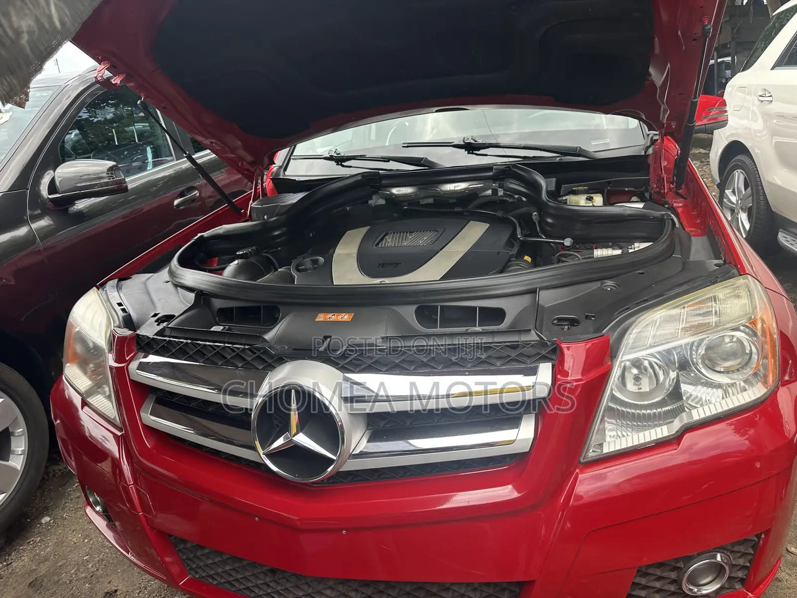 Mercedes-Benz C300 2011 Red