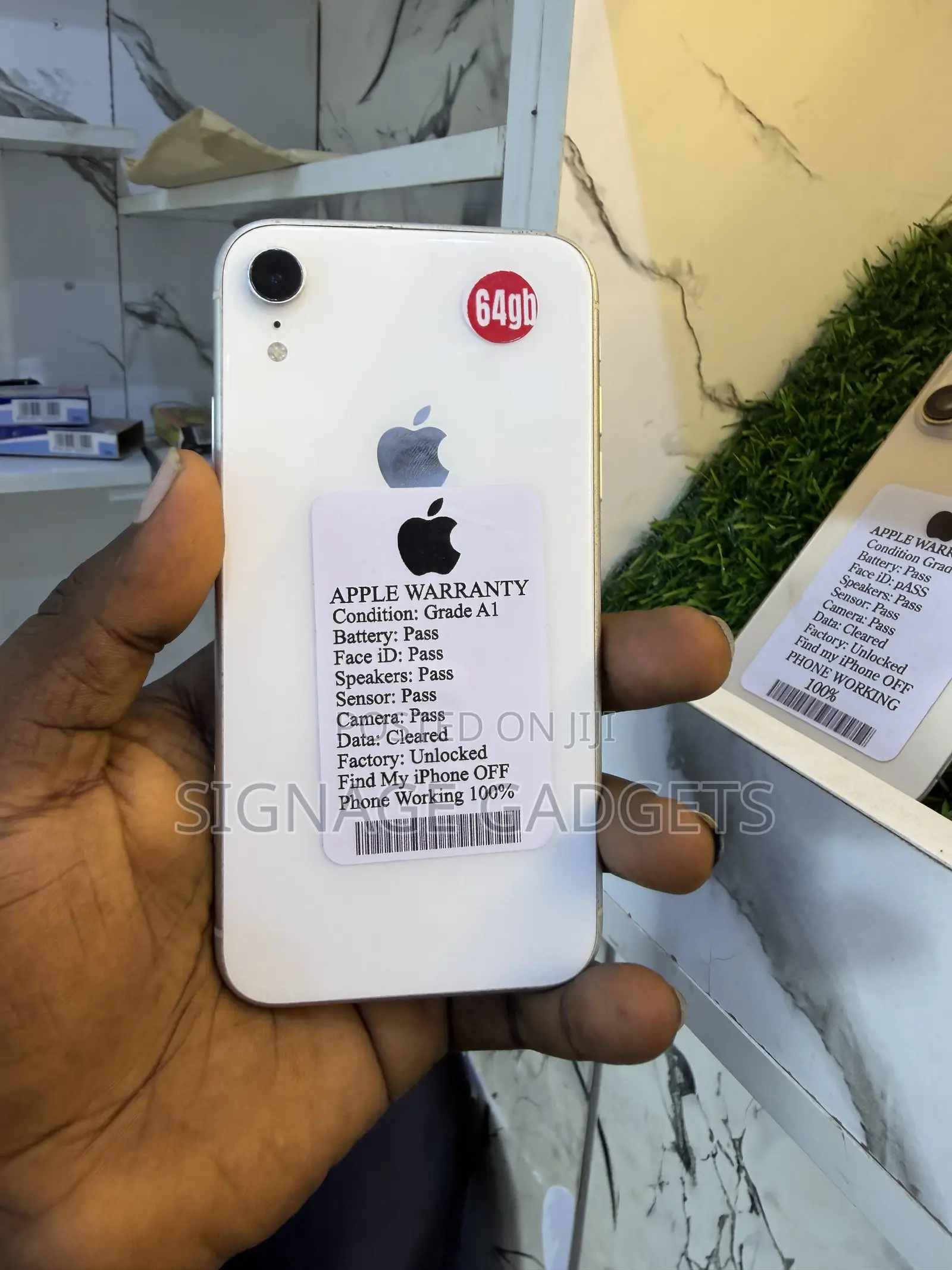 Apple iPhone XR 64 GB White