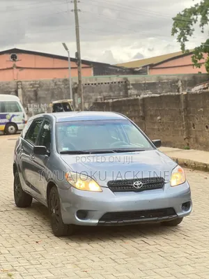Toyota Matrix Hatchback AWD (1.8L 4cyl 4A) 2006 Blue