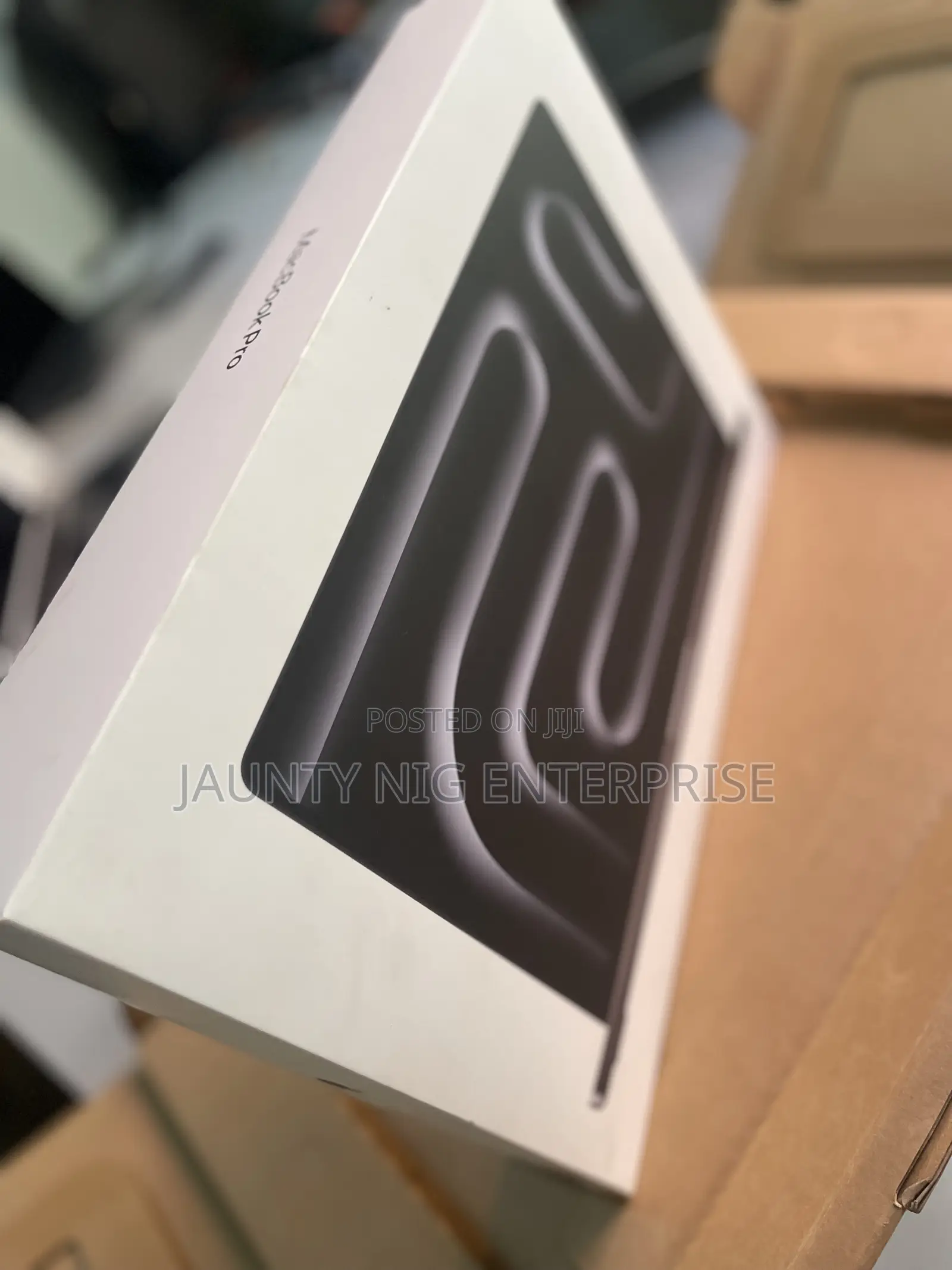 New Laptop Apple MacBook Pro 2026 M5 Max 48GB Apple M5 Max SSD 2T