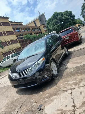 Toyota Sienna XLE 7 Passenger 2011 Black