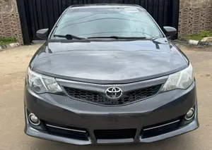 Toyota Camry SE V6 4dr Sedan (3.5L 6cyl 6A) 2013 Black