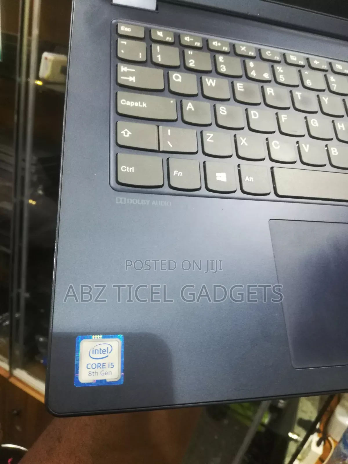 Laptop Lenovo IdeaPad 330C 8GB Intel Core i5 SSD 256GB