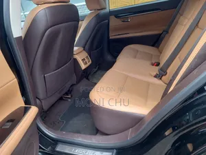 Lexus ES 2018 Black