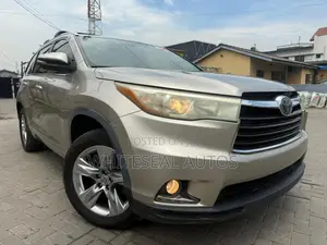 Toyota Highlander Limited Platinum 4dr SUV AWD (3.5L 6cyl 6A) 2015 Gold